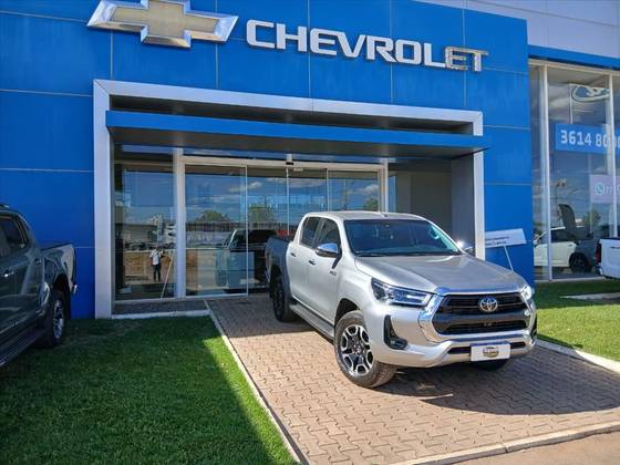 TOYOTA HILUX 2.8 D-4D TURBO DIESEL CD SRX 4X4 AUTOMÁTICO TOYOTA HILUX 2.8 D-4D TURBO DIESEL CD SRX 4X4 AUTOMÁTICO
